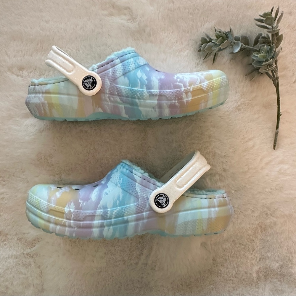 🩶SOLD🩶CROCS | NWOT - Out of this World Lined Clogs - Size 3 (Girls)